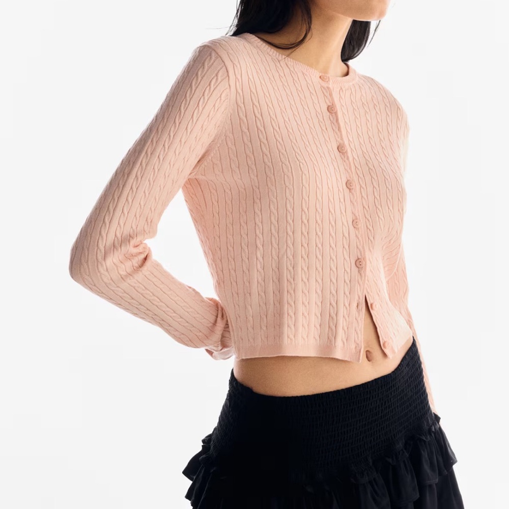 Light pink cable knit cardigan - Picture 3 of 10